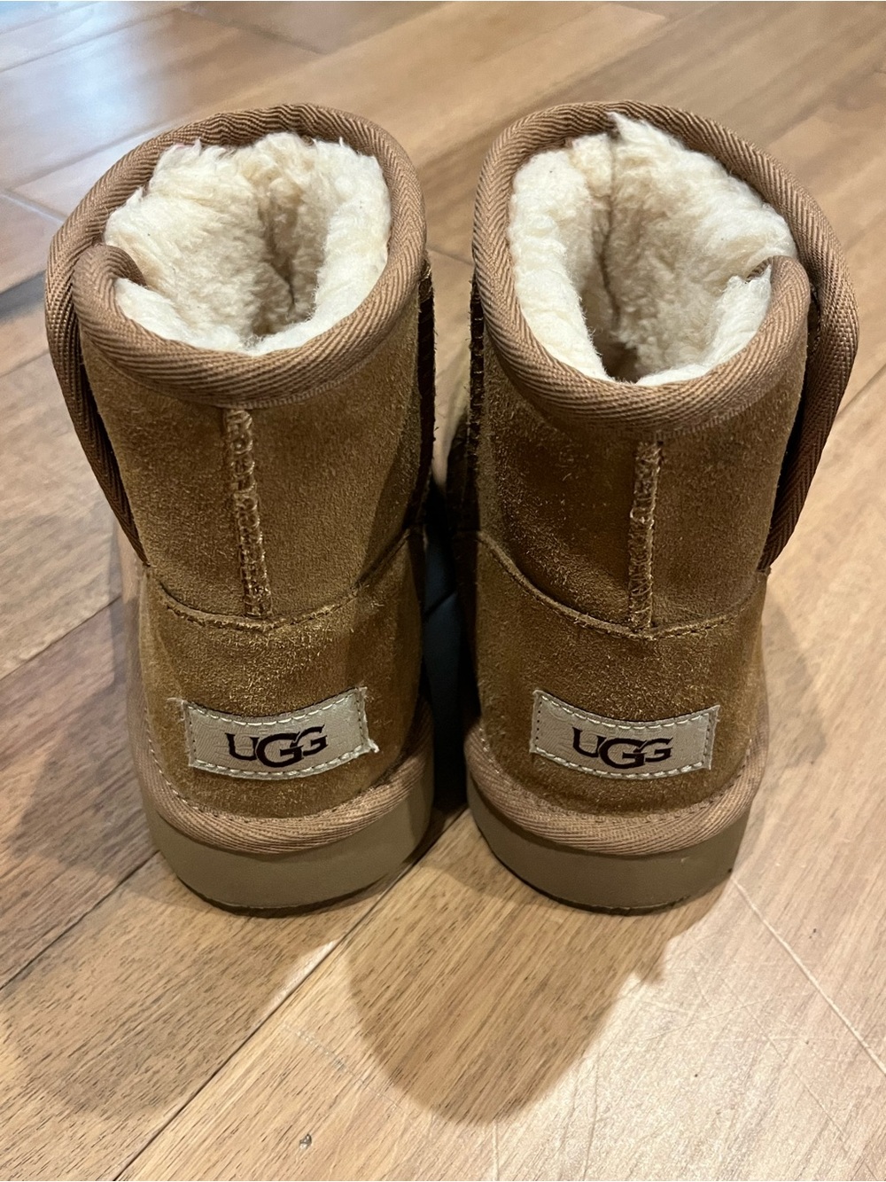 UGG Kids Short Chestnut Suede Shearling Jona Boots